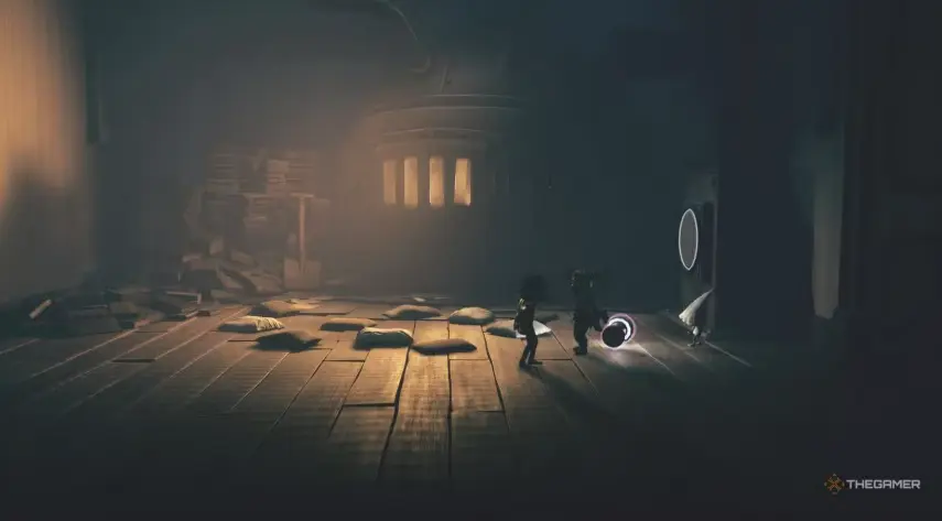 Hugging nome near oven in Little Nightmares 3 Carnival