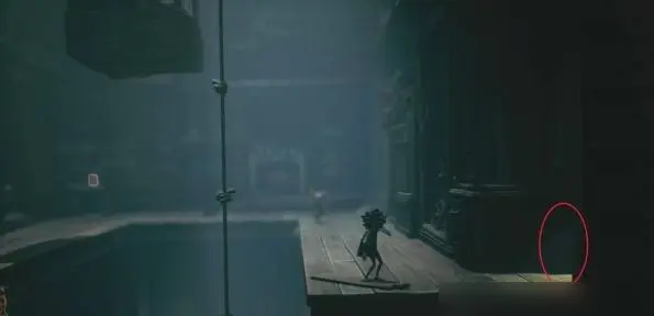 Climbing shelf with bottles in Little Nightmares 3 Carnival